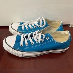 Chuck Taylor All Star Classic Low Top in Cyan Space (NWOT)